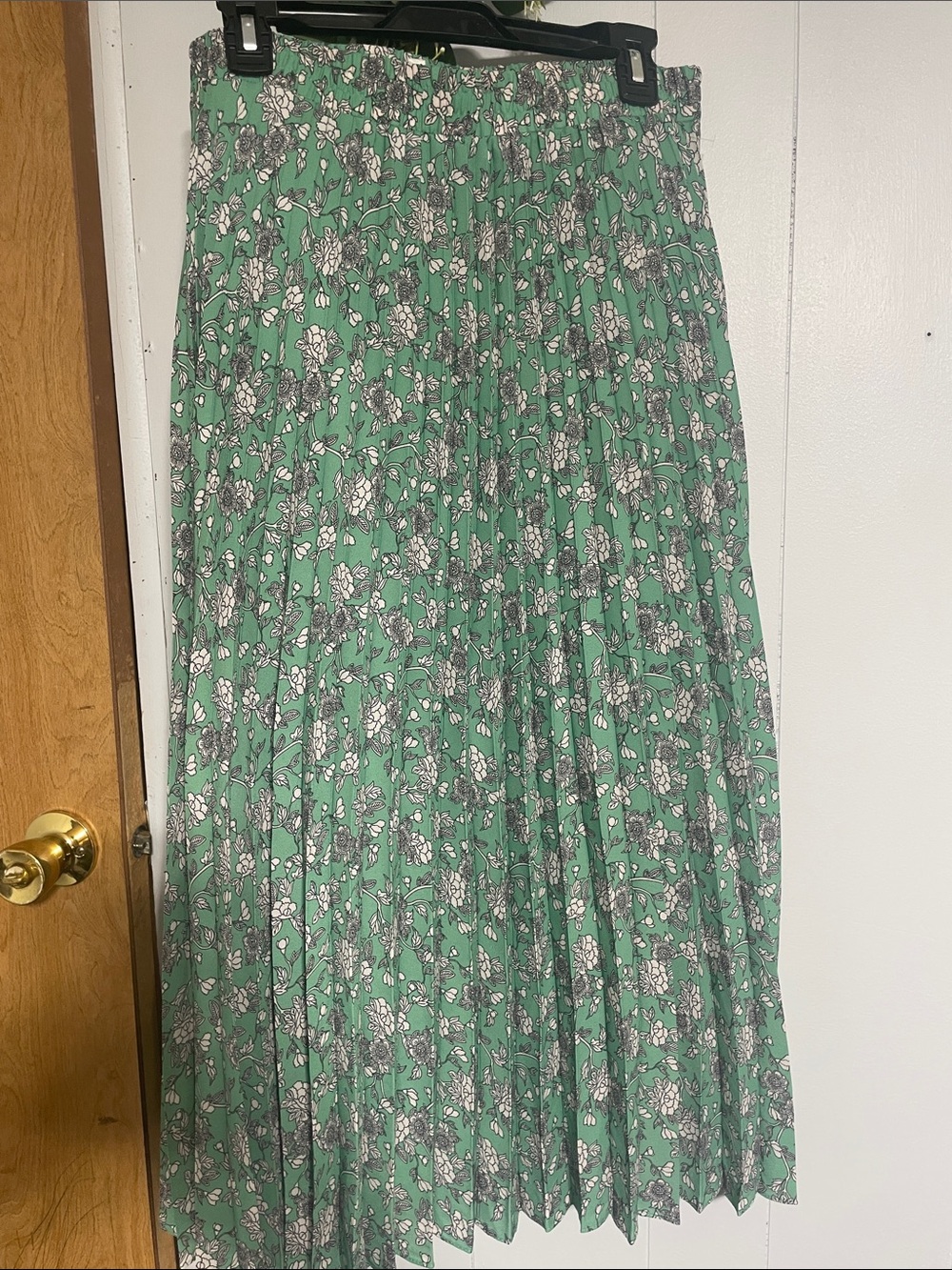 Max Studio Green Floral Pleated Midi Skirt